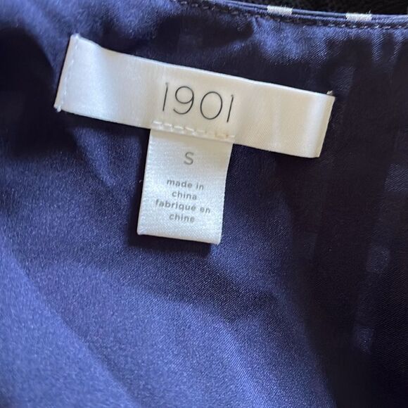 1901 Sleeveless Navy Buffalo Plaid Sleeveless Scalloped Top Blouse Small NWOT - Picture 6 of 10